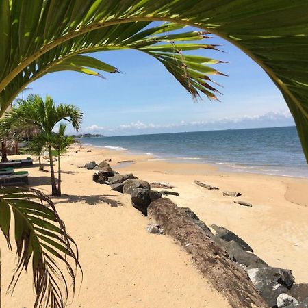 Residence Hoteliere Du Phare Libreville Bagian luar foto
