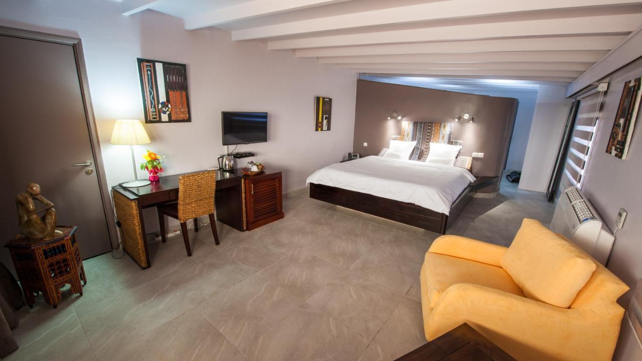 Residence Hoteliere Du Phare Libreville Bagian luar foto