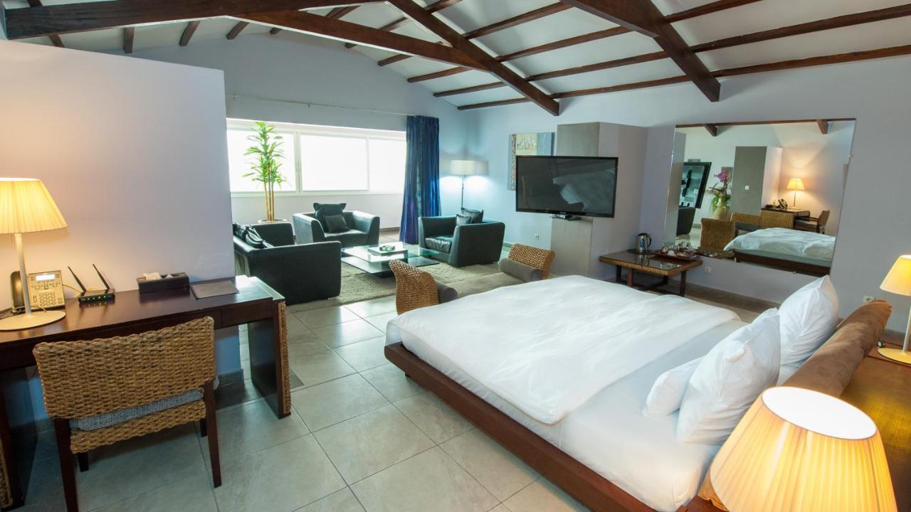 Residence Hoteliere Du Phare Libreville Bagian luar foto