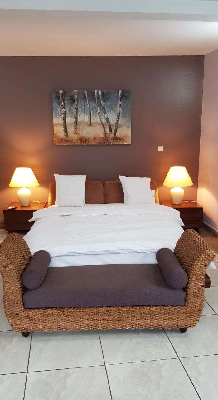 Residence Hoteliere Du Phare Libreville Bagian luar foto