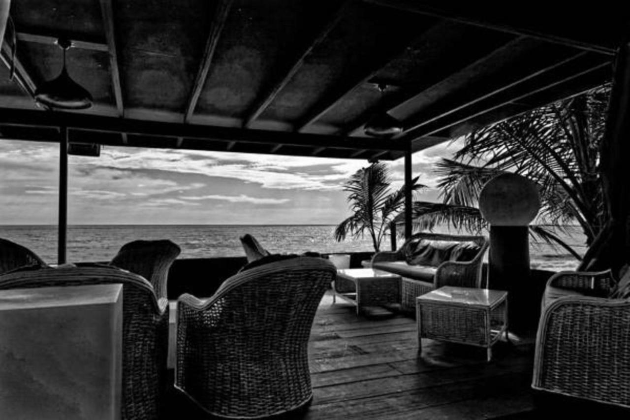 Residence Hoteliere Du Phare Libreville Bagian luar foto